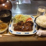 ステーキ宮川 - ハンバーグ定食全景