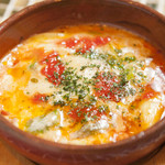半熟雞蛋和蘆筍、馬蘇裡拉乳酪的烤爐燒烤白松露風味