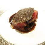 エクアトゥール - 徳島産筍とタイラ貝　和牛の炙り　黒トリュフソース