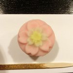六義園 心泉亭 - お抹茶 500円 の上生和菓子