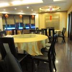 鼎富樓江浙餐廳 - ビルの二階にある店は個室もあってこの日も旧正月を祝う宴会で盛り上がってる声が個室から聞こえてました。
      
      メニューは友人が適当に私達が好きそうな料理を選んで注文してくれました。
      