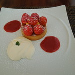 サラマンジェ ド ヨシノ - 紅ほっぺの苺のタルト