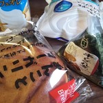 スーパーセンター トライアル - 料理写真:牛しぐれおにぎり、あんことマーガリンのボルガ、牛乳と卵のカスタード＆ホイップシュー、贅沢生クリームのカフェオレ