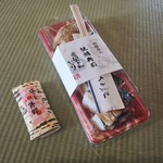 Umeterasu Tokusanhinomi Yageko-Na- - 焼鯖寿司とれんこんいなりの詰め合わせと梅の香外郎