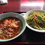 台湾料理 吉祥 - ランチAセット(台湾ラーメン+青椒肉絲飯)¥680