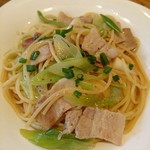 ダイニング酒場 優 - パスタランチ  豚肉と葱の和風パスタ  しっかりアルデンテ♪豚肉は固め