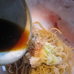 蔵＋蕎麦 な嘉屋 - ブッ掛け風にて･･喰らう。