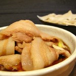 元祖 熊谷うどん 福福 - 料理写真:満を持して、遂に福福うどんの肉増しメニューが誕生しました！
その名も万福うどん‼　
もっと肉をたらふく食べたい。そんな肉大好きな貴方の為になんと、彩の国黒豚三人前と言う前代未聞の鬼盛りメニューの登場です。
是非一度、彩の国黒豚三人前の肉の海に溺れてみませんか？