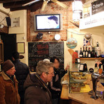 Osteria Alla Ciurma - 賑わう店内