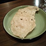 ダルバートダイニング - お通しのパーパル（パパド）