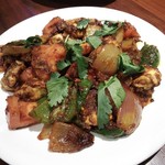 ダルバートダイニング - ネゾブカ（ギディ）・羊脳味噌の炒め