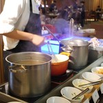 Shangri-La's Far Eastern Plaza Hotel - 