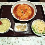 中華料理 正華 - 天津飯→サラダ、玉子スープ、ザーサイ付き