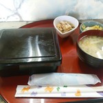 まんぷく処たぬき - 日替わりA-5ランクの飛騨牛とチャーシュー丼です！