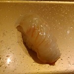 SUSHI TOKYO TEN、 - [料理] 青森産 ヒラメ 握り