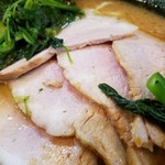 ラーメン 杉田家 千葉祐光店 - スモークチャーシュー