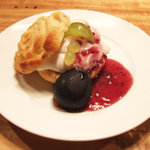 クルミドコーヒー - クルミドケーキクリームぶどうⅡ(320円)