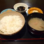 日本料理 楮山 - ランチ定食 1200円 のご飯、豚汁、小鉢3品