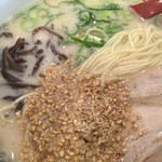 一成 - 麺は こんなんですゴマを ちとだけオンする