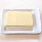 フレンチ サクラ - ランチコース 5832円 のバター