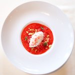 フレンチ サクラ - ランチコース 5832円 の苺のアイスクリーム 炭酸ガスを含ませたソース 苺の飴仕立て バニラアイス添え