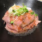 Roast Beef & Steak ANZU - ローストビーフボウル１２８０円。