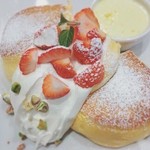 幸せのパンケーキ - 2017.2.  国産いちご ストロベリーチーズフォンデュパンケーキ