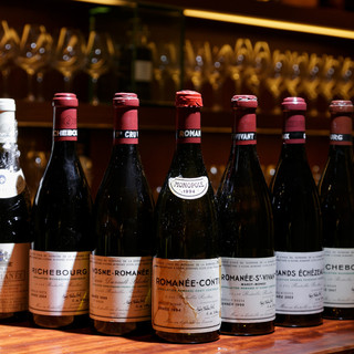 【ワインが豊富】300種類を世界各国の厳選ワインがずらり♪