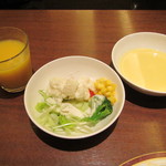 高岡マンテンホテル - ビュッフェのサラダ。