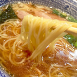横濱 くじら軒 - 麺は細麺ストレート