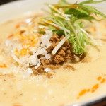 紅い扉の中華や 皆慶 - 担々麺