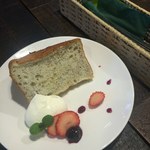 リバーカフェ - ふわふわシフォンケーキ