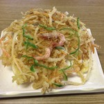 うどんの一平 - オバちゃんの気持ちがこもってるから大きくなってるのだそうです＾＾　これで100円♬