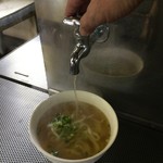 うどんの一平 - 出汁はセルフで・・・