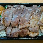 ほっともっと - ★2017・2再訪　肉と肉と飯。890円