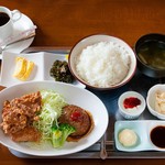 絆食堂 - 料理写真:２品おかずを選べるお得な700円ランチ♪