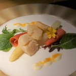 GRILL&DINING MANHATTAN TABLE - [料理] 帆立貝と白アスパラガスのマリネ 全景♪ｗ