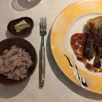 SAMURAI dos Premium Steak House 八重洲鉄鋼ビル店 - 北海道産黒米入りごはん