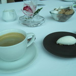 モダンフレンチ 「コラージュ」 - お店からのプレゼント　山椒のアイス