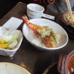 煮込みうどん かに屋 - セットはプラス400円のミニ天丼