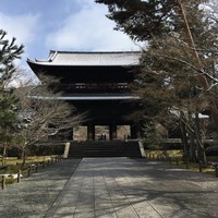 瓢亭 本店 - 白い薄化粧の残る南禅寺三門