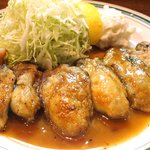 かつれつ四谷たけだ - カキバター焼定食 1450円 の大船渡産カキの甘辛バター醤油焼