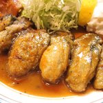 かつれつ四谷たけだ - カキバター焼定食 1450円 の大船渡産カキの甘辛バター醤油焼