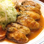 かつれつ四谷たけだ - カキバター焼定食 1450円 の大船渡産カキの甘辛バター醤油焼