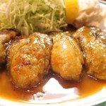 かつれつ四谷たけだ - カキバター焼定食 1450円 の大船渡産カキの甘辛バター醤油焼