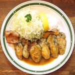 かつれつ四谷たけだ - カキバター焼定食 1450円 の大船渡産カキの甘辛バター醤油焼