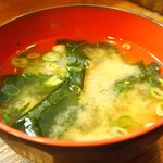 かつれつ四谷たけだ - カキバター焼定食 1450円 の味噌汁