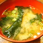 かつれつ四谷たけだ - カキバター焼定食 1450円 の味噌汁