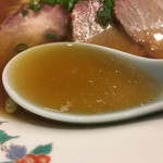 廣珍軒 - 澱みのない茶色のスープ