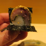 鮨 さいとう - 鯖寿司 海苔で巻いて2